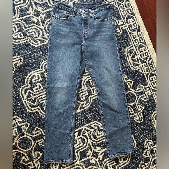 LEVI’S Button Fly 501 Jeans 27 x 30 Medium Wash Blue Straight Leg Denim EUC - Picture 2 of 7